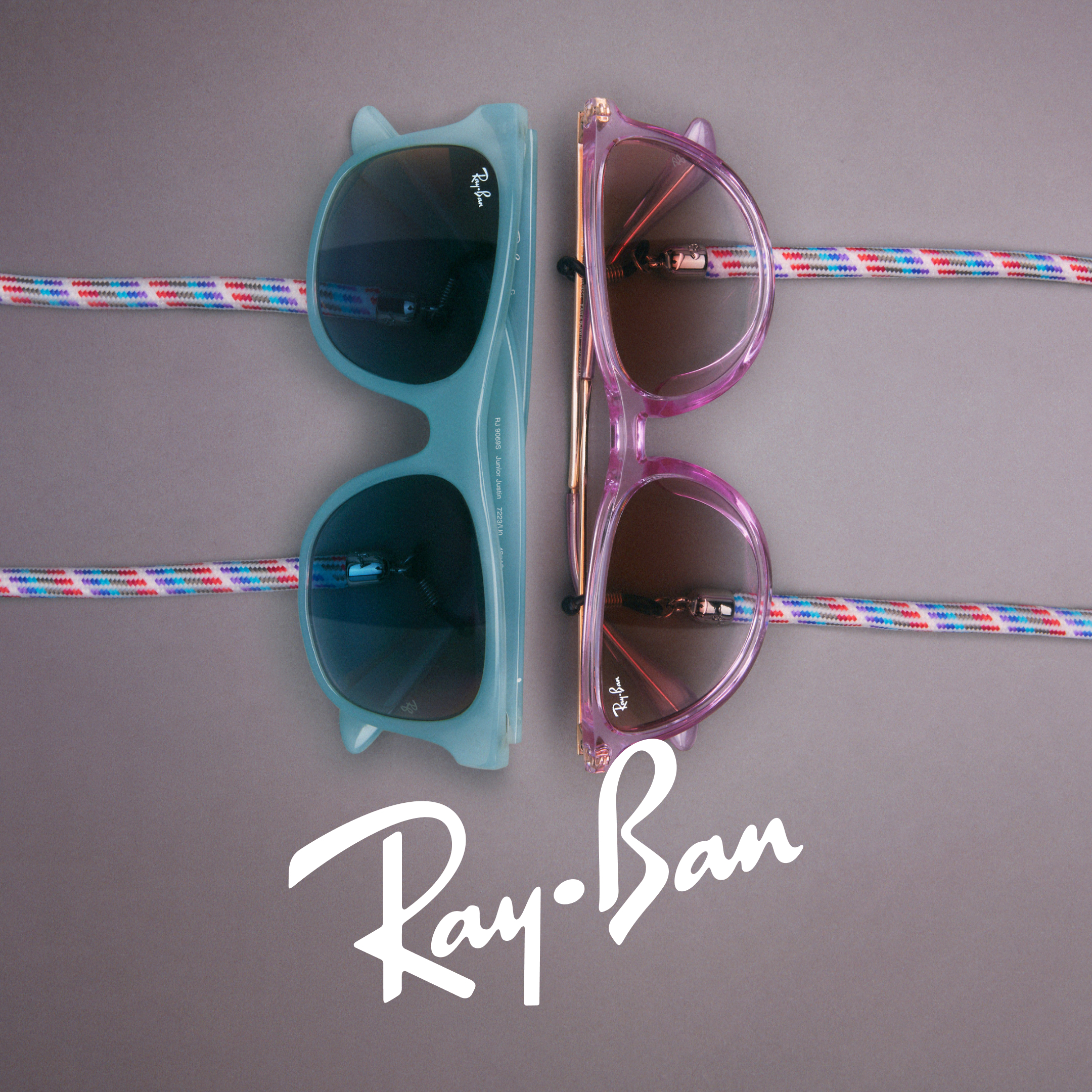 MINI JUSTIN（左）、MINI ERIKA（右）